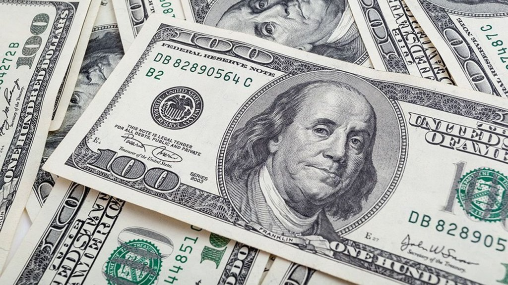 استقرار حذر لسعر الدولار في ثالث أيام عيد الفطر وسط تداعيات التوترات الإقليمية